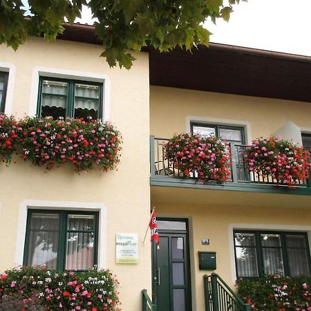 Gastehaus Moser Bed & Breakfast Podersdorf am See Eksteriør bilde